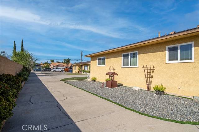 Fontana, CA 92335,15793 Ceres Avenue