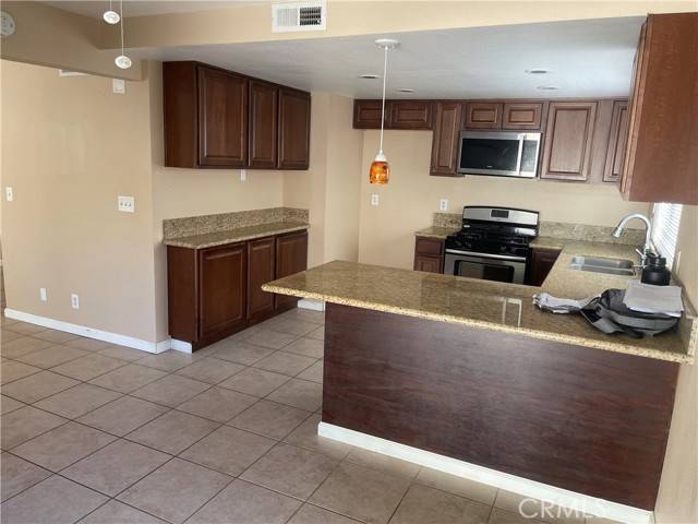 Duarte, CA 91010,1025 Highland Avenue #8