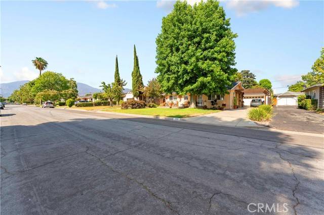 Monrovia, CA 91016,2536 Treelane Avenue