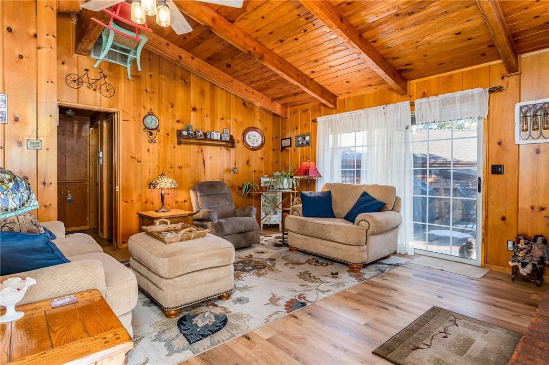Wrightwood, CA 92397,838 Evergreen Road