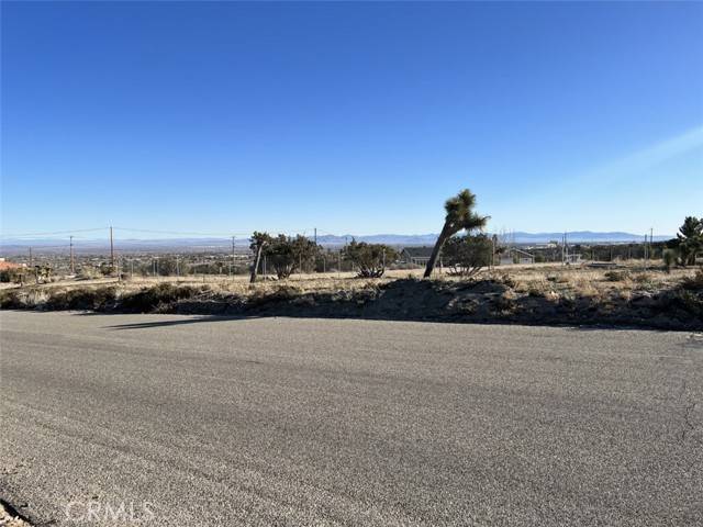 Pinon Hills, CA 92372,8757 Beekley