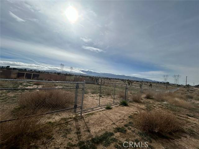 Phelan, CA 92371,10775 Eaby