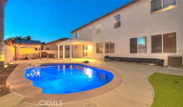 Eastvale, CA 91752,6681 Moonriver Street