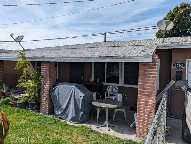 Bell Gardens, CA 90201,6759 Live Oak Street