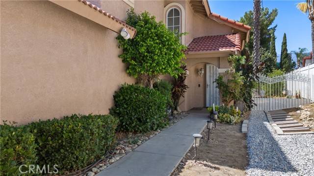 Fontana, CA 92336,14908 Poinsettia Circle