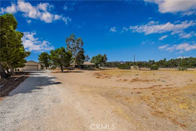 Oak Hills, CA 92344,10171 Cambria Road