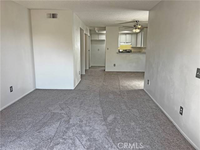 Fontana, CA 92335,9010 Newport Avenue #4