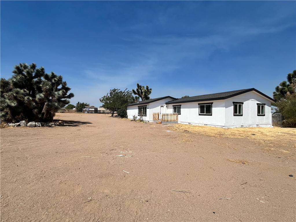 Phelan, CA 92371,9086 Hollister Road