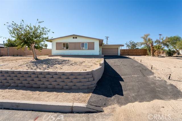 29 Palms, CA 92277,6166 Sun Court