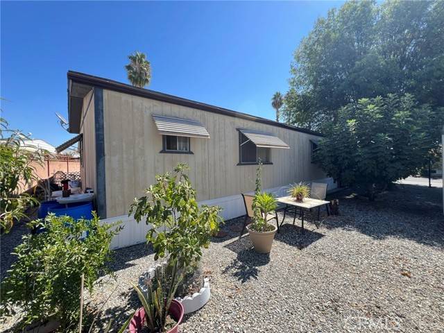 Hemet, CA 92543,332 N Lyon #42