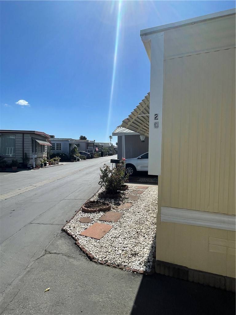 Hawaiian Gardens, CA 90716,12550 Carson #20