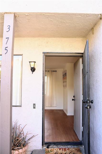 Anaheim, CA 92806,375 N Via Trieste