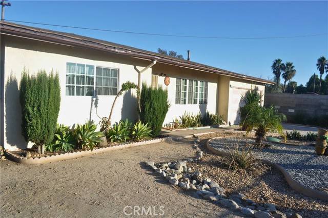 Fontana, CA 92335,9813 Hemlock Avenue