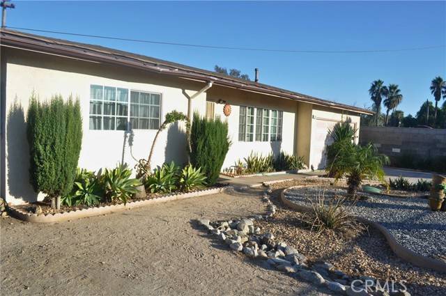 Fontana, CA 92335,9813 Hemlock Avenue