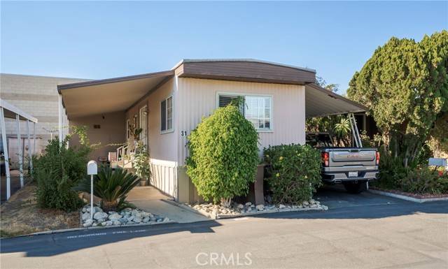 Azusa, CA 91702,600 W Gladstone #31