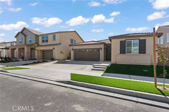 Fontana, CA 92336,16721 Mistletoe Lane