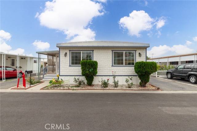 Rialto, CA 92376,1166 S Riverside #57