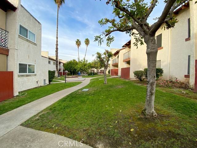 Diamond Bar, CA 91765,23617 Golden Springs Drive #K17