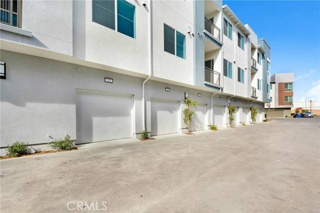 Ontario, CA 91764,4127 E Circle Paseo #202