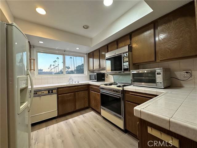 Glendale, CA 91201,1344 5th Street #17