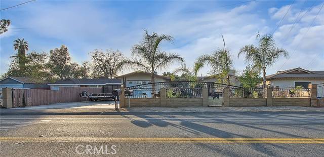 Fontana, CA 92335,9230 LIVE OAK