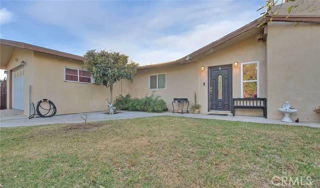 Fontana, CA 92335,9230 LIVE OAK