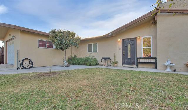 Fontana, CA 92335,9230 LIVE OAK