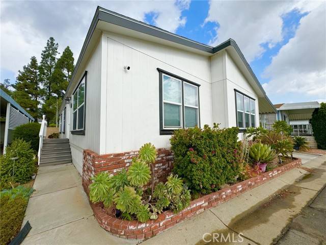 Azusa, CA 91702,840 E Foothill #200