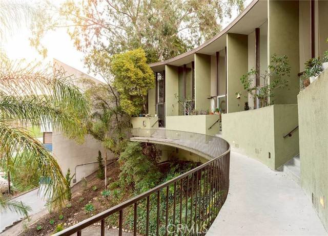 Hollywood Hills, CA 90068,3625 Fredonia Drive #4