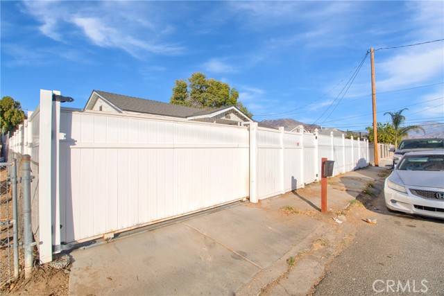 Highland, CA 92346,26472 Western Avenue