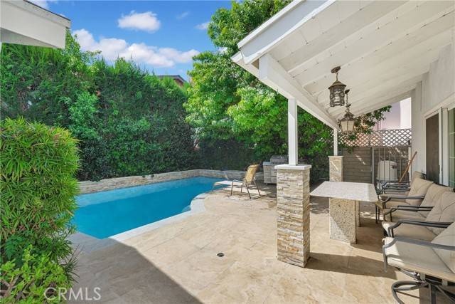 Sherman Oaks, CA 91401,13330 Killion Street
