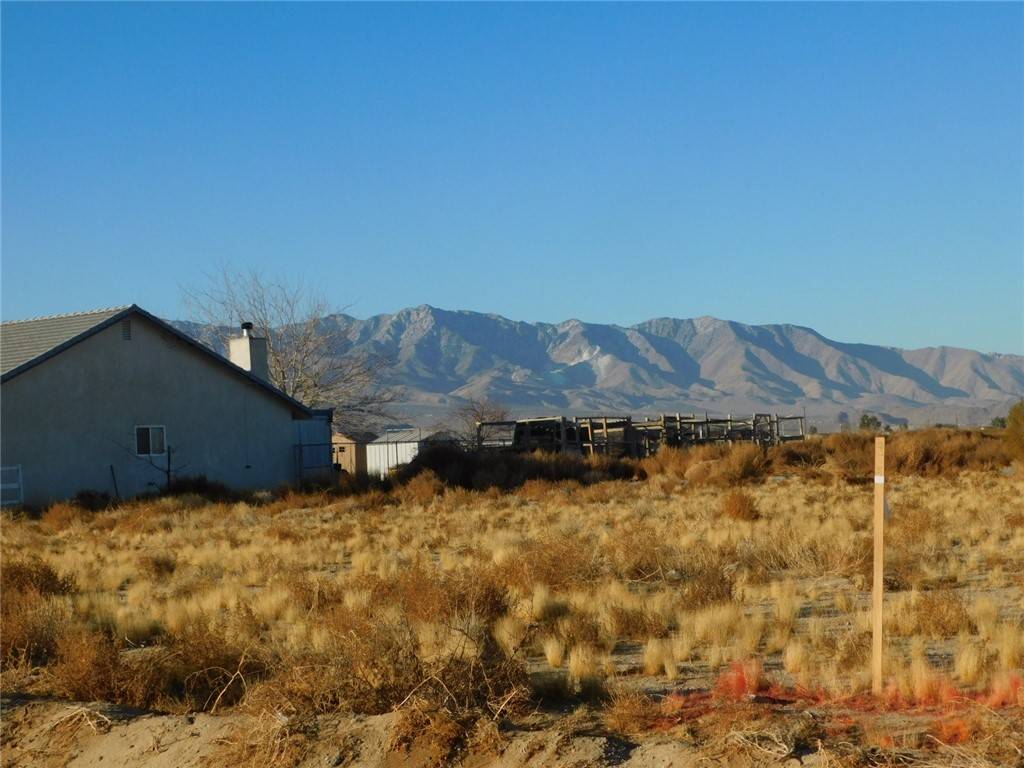 Lucerne Valley, CA 92356,10640 Medanos Avenue