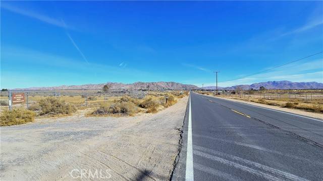 Apple Valley, CA 92307,21750 Waalew