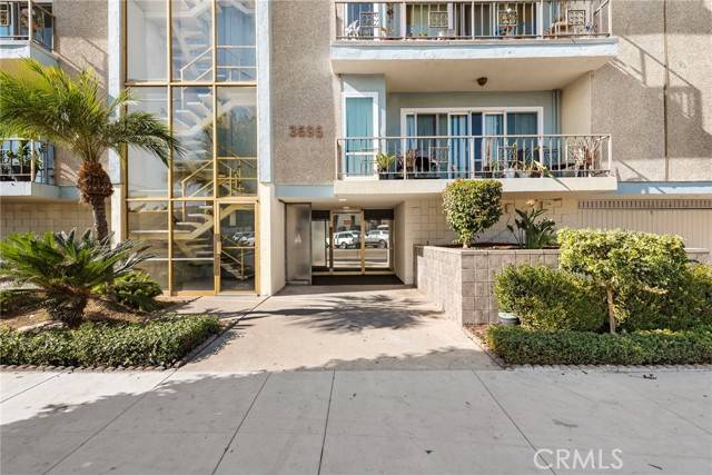 Long Beach, CA 90807,3695 Linden Avenue #9C