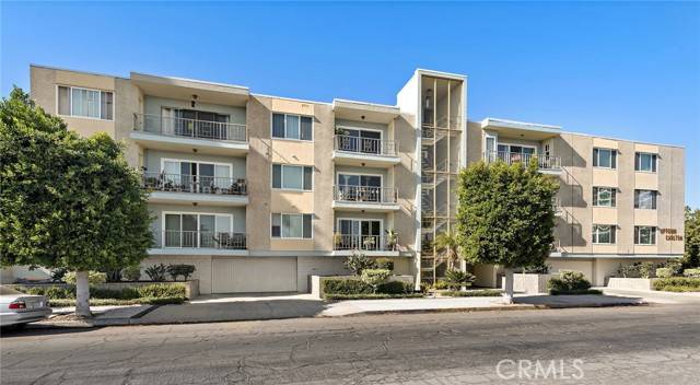 Long Beach, CA 90807,3695 Linden Avenue #9C