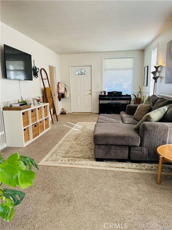 La Verne, CA 91750,2372 5th Street