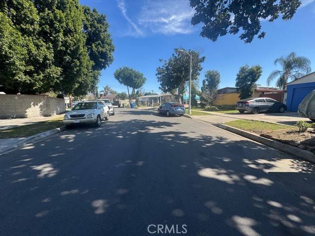 Panorama City, CA 91402,7720 Cherrystone Avenue