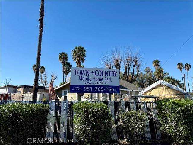 Hemet, CA 92543,685 N State Street