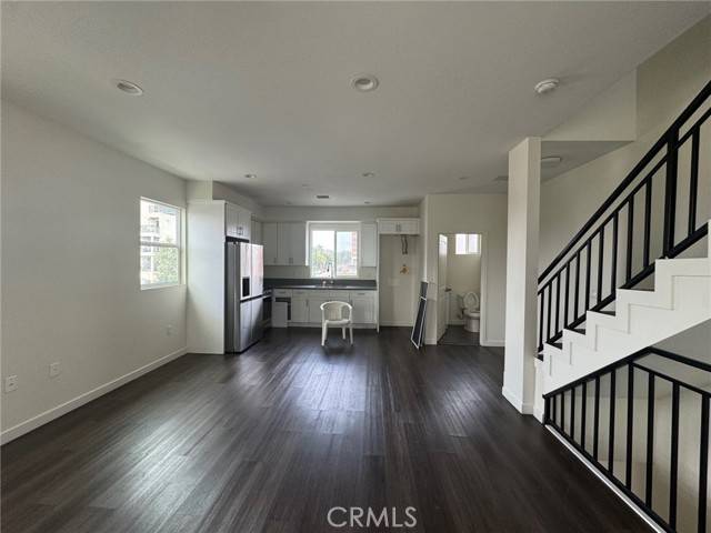 Los Angeles, CA 90062,4224 S Western Avenue