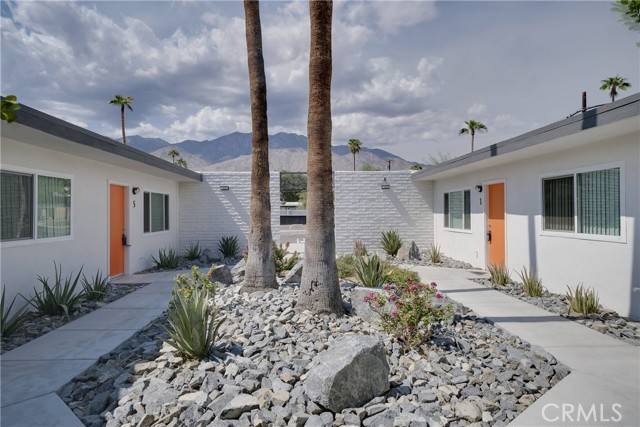 Palm Springs, CA 92264,520 S Desert View Drive