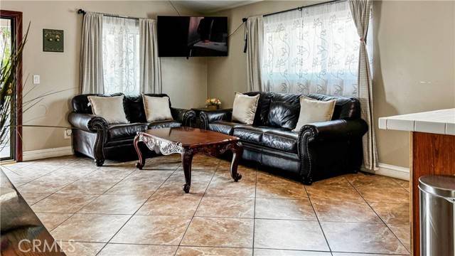 Ontario, CA 91762,611 S Laurel Avenue
