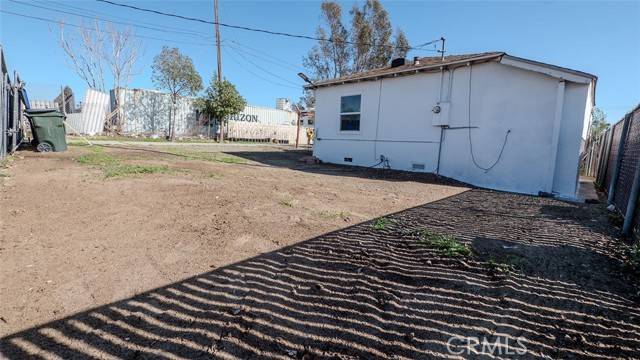 Fontana, CA 92335,14627 Hunter Street