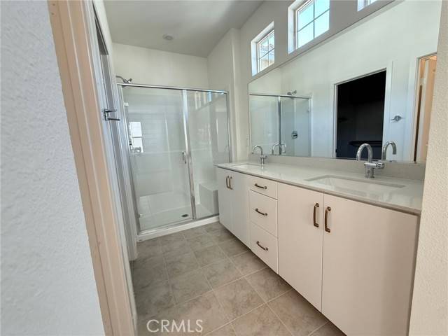 Fontana, CA 92336,15903 Blue Copper Way