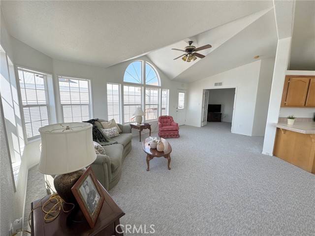 Upland, CA 91786,1400 W 13th #6