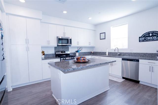 Fontana, CA 92336,15188 Horizon Street #8