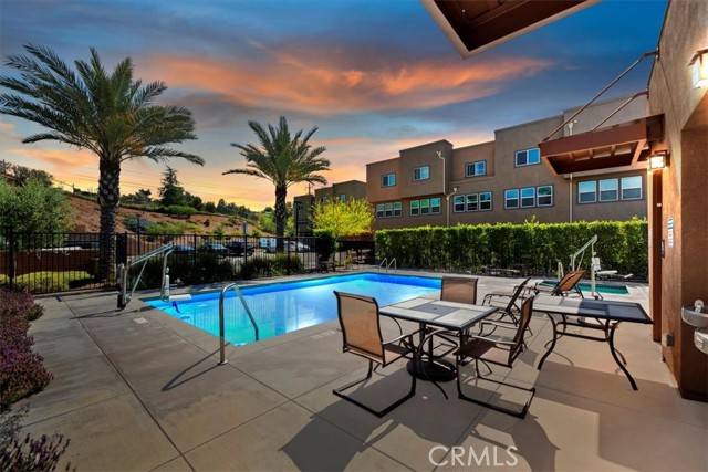 Sylmar, CA 91342,12826 Watt Lane #E