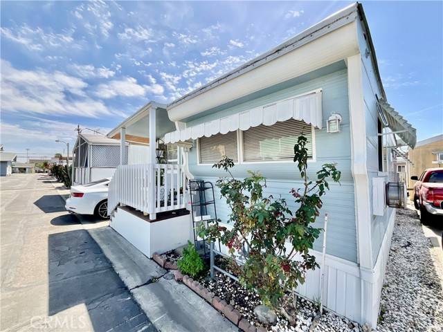 Bellflower, CA 90706,15717 Woodruff #8