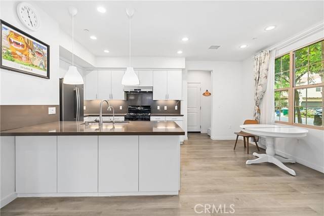 Irvine, CA 92620,80 Tallowood