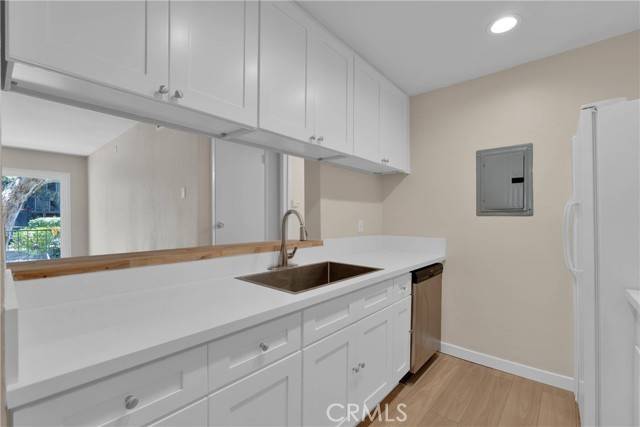 Encino, CA 91316,5460 White Oak Avenue #A124