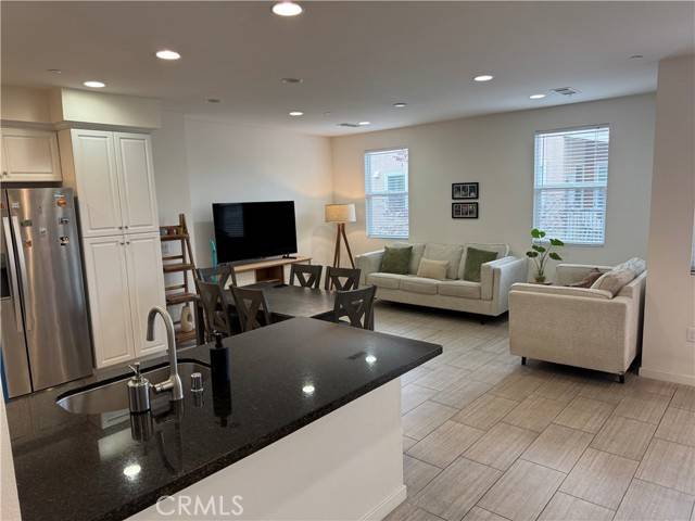 Montclair, CA 91763,8823 Jacaranda #F